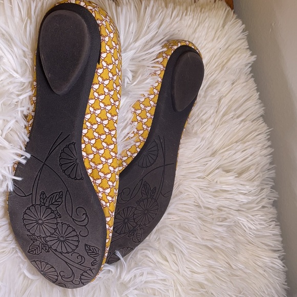 Steve Madden | Yellow butterfly flats - Picture 3 of 4